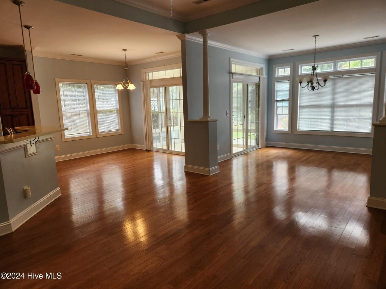 601 Creekway Cir Se - Photo 4 of 39