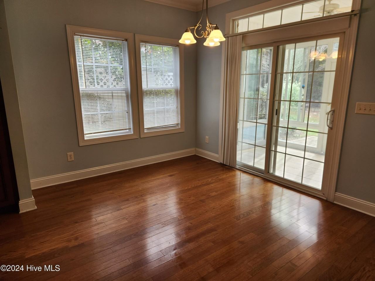 601 Creekway Cir Se - Photo 5 of 39
