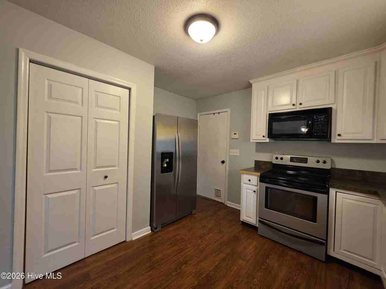 109 Glencroft Rd - Photo 6 of 19