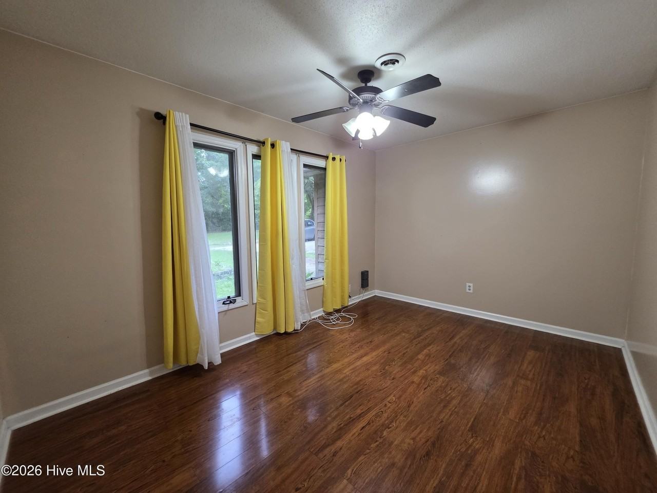 109 Glencroft Rd - Photo 7 of 19