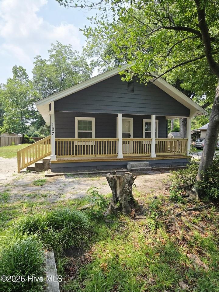 107 Myrtle Ave - Photo 2 of 11