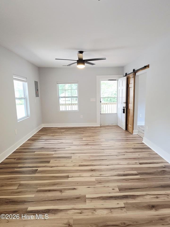 107 Myrtle Ave - Photo 3 of 11