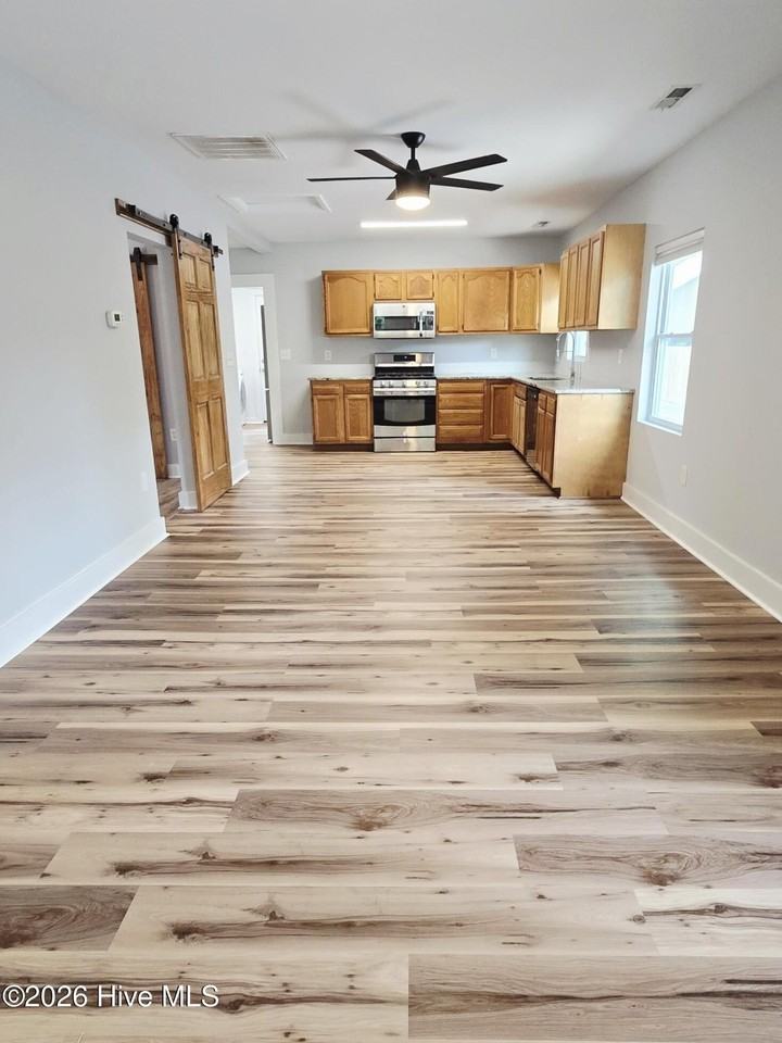 107 Myrtle Ave - Photo 4 of 11