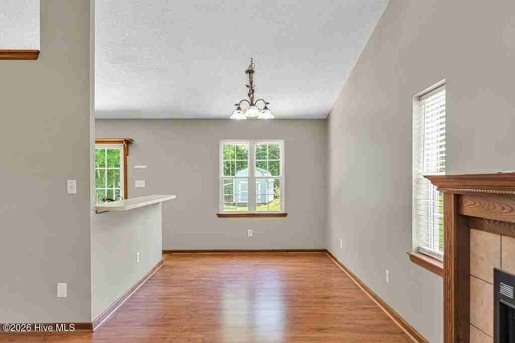 304 Gaston Ct - Photo 7 of 30