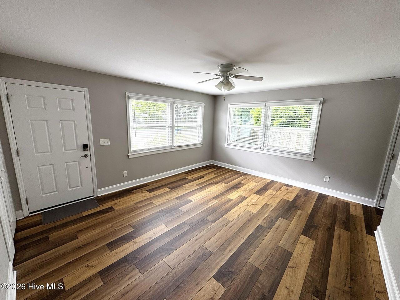 622 Rosemont Ave - Photo 2 of 11