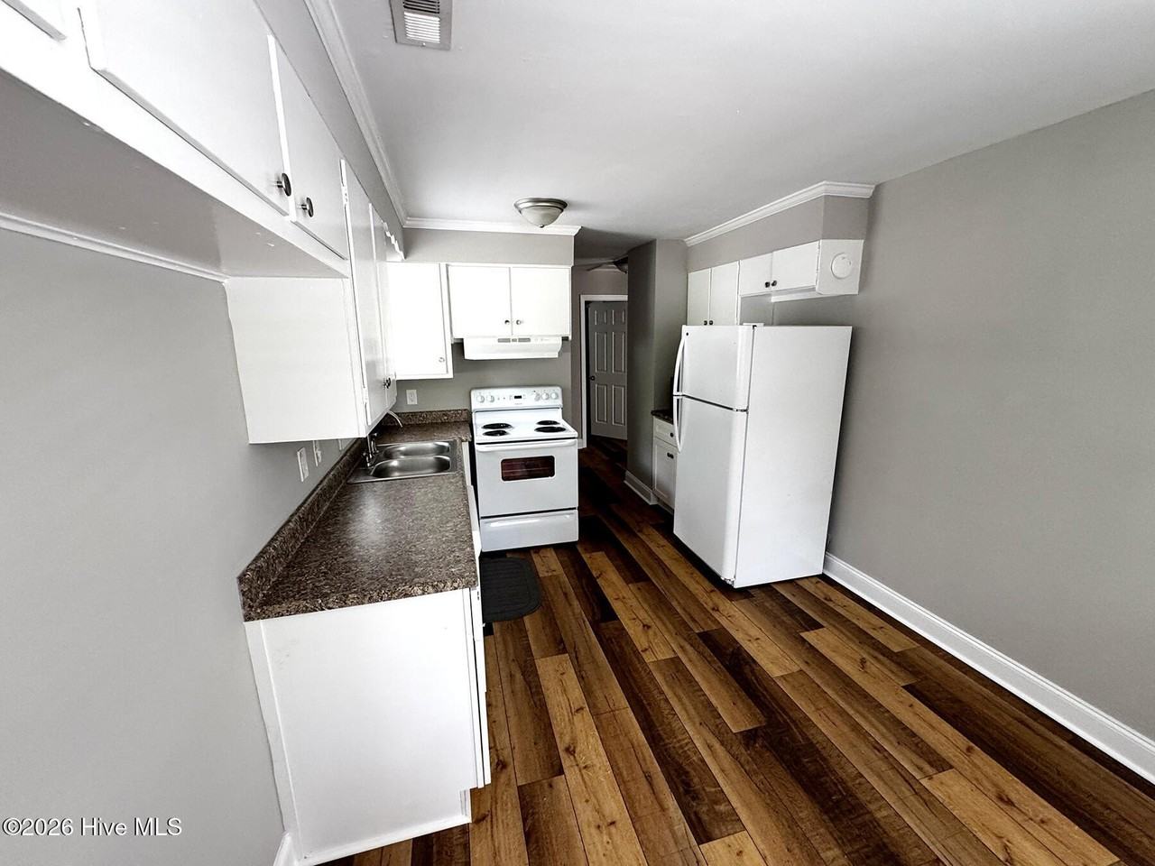 622 Rosemont Ave - Photo 4 of 11