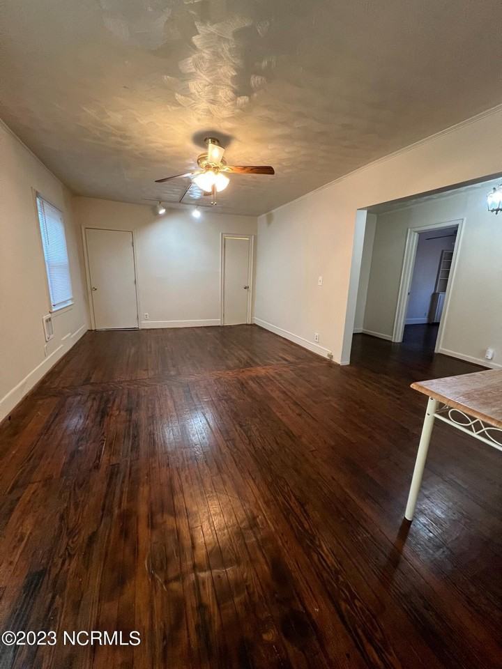 306 N 11th St #4 - Photo 2 of 10