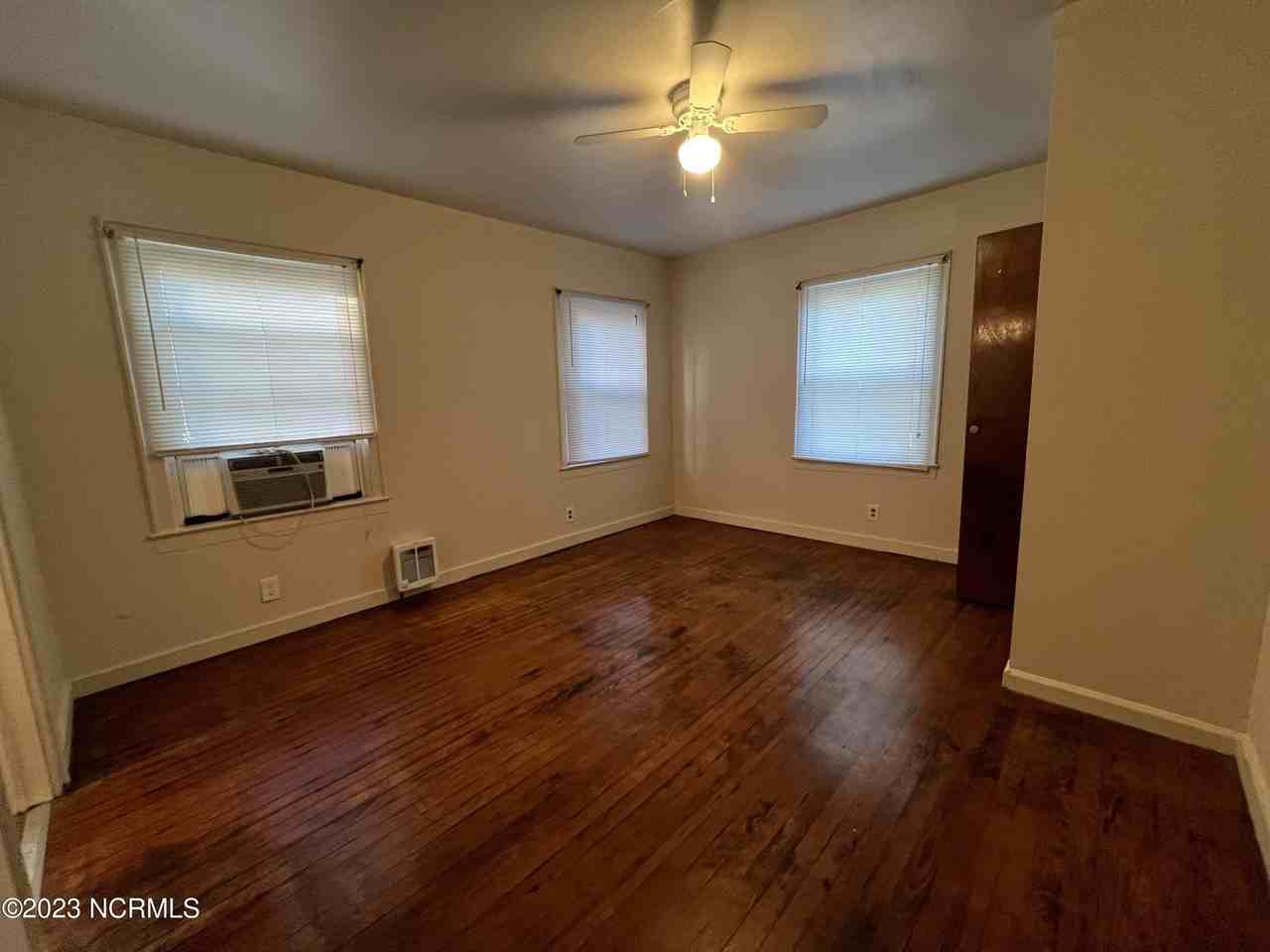 306 N 11th St #4 - Photo 6 of 10