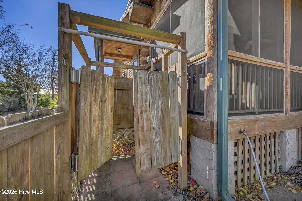 512 Charlotte Ave - Photo 5 of 27