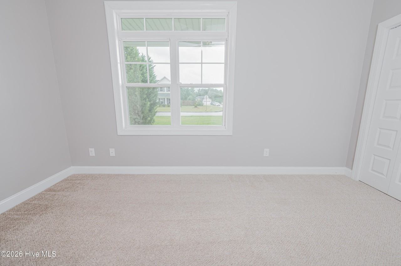 238 Saratoga Ln - Photo 7 of 23