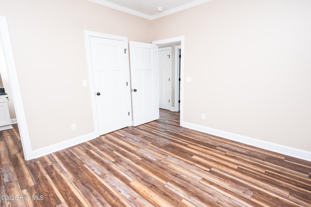 138 Macdonald Blvd - Photo 4 of 16