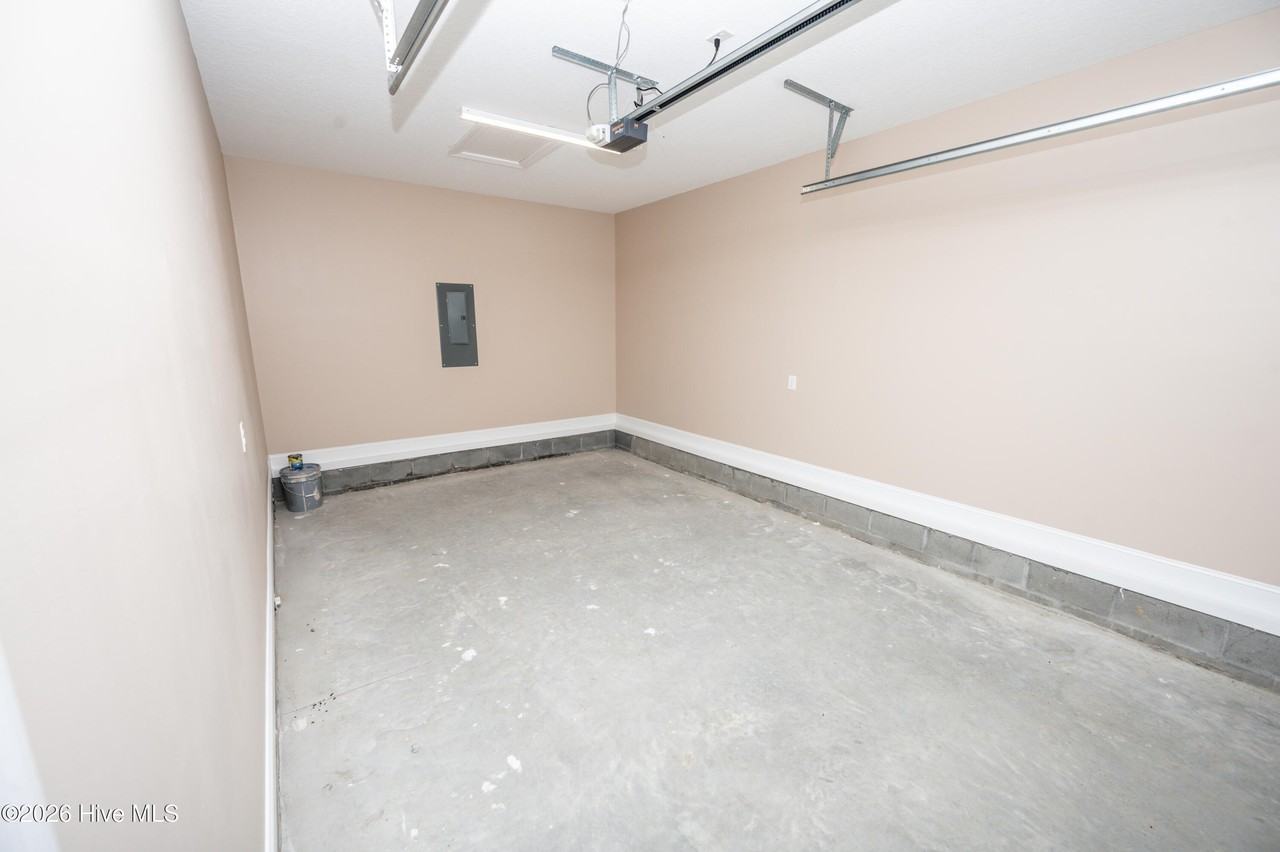 138 Macdonald Blvd - Photo 7 of 16
