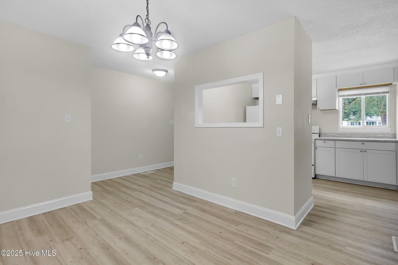 125 Pirates Rd #7 - Photo 3 of 30