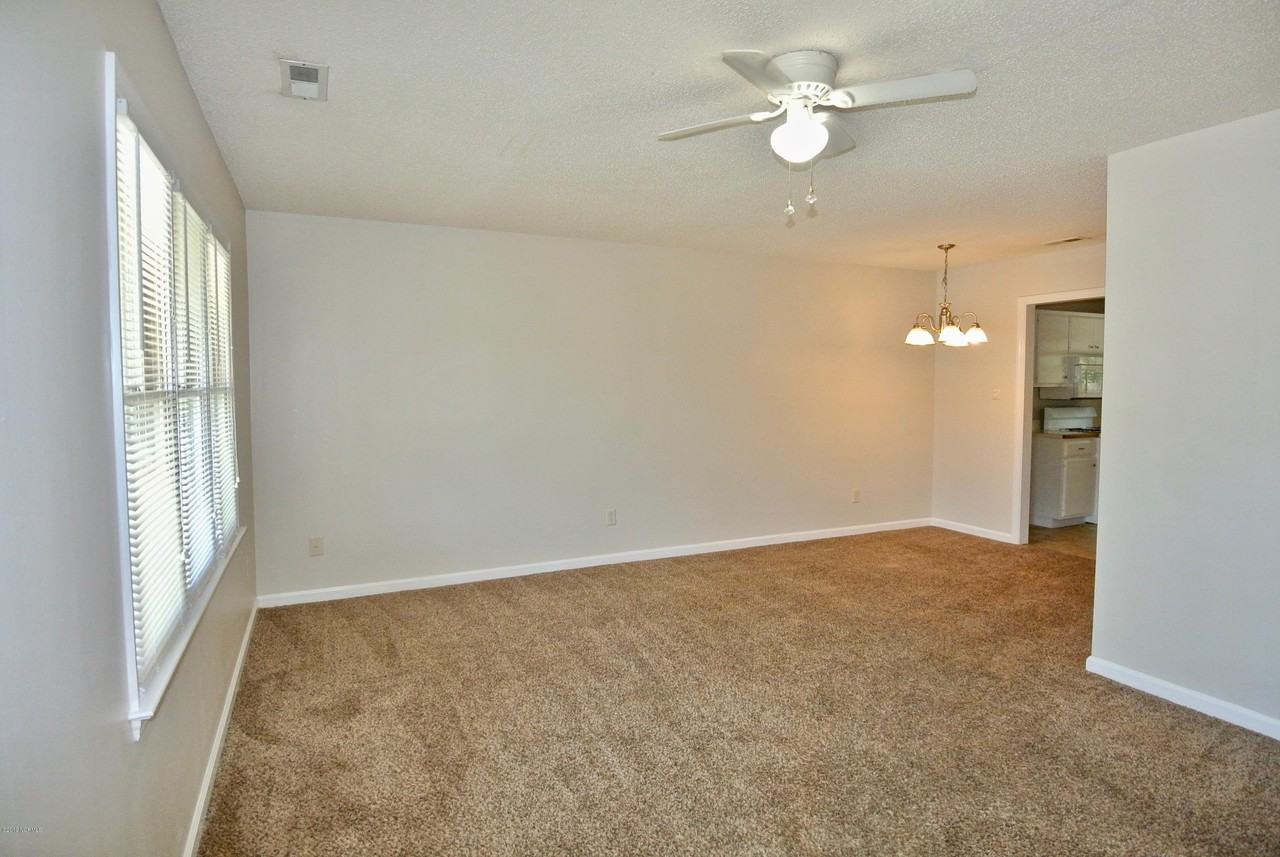 1212 Highland Ave #D - Photo 3 of 9