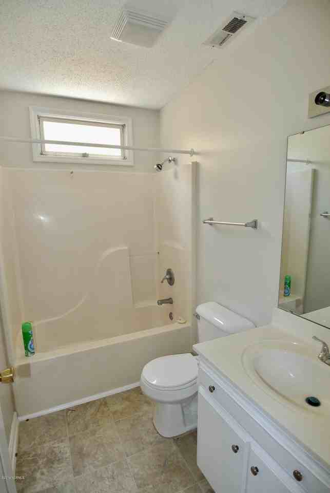 1212 Highland Ave #D - Photo 7 of 9