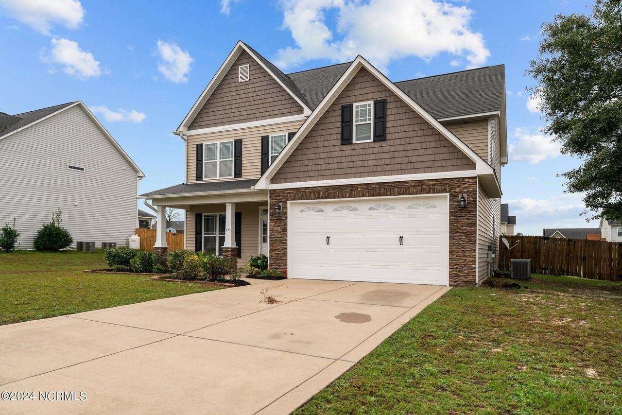 133 Lockwood Dr - Photo 3 of 45