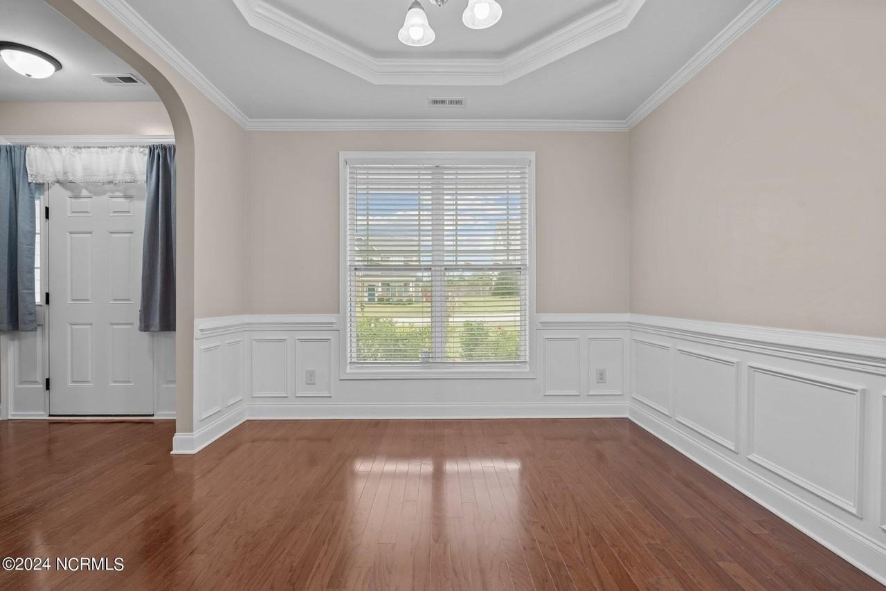 133 Lockwood Dr - Photo 7 of 45