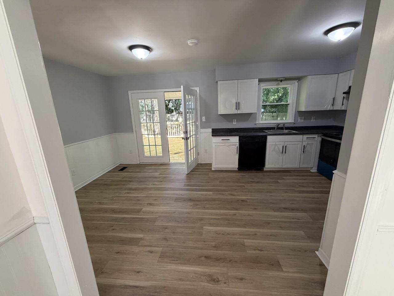 9412 Dominion Blvd #1 - Photo 6 of 50