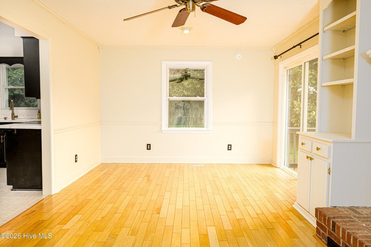 419 Boros Rd - Photo 3 of 29