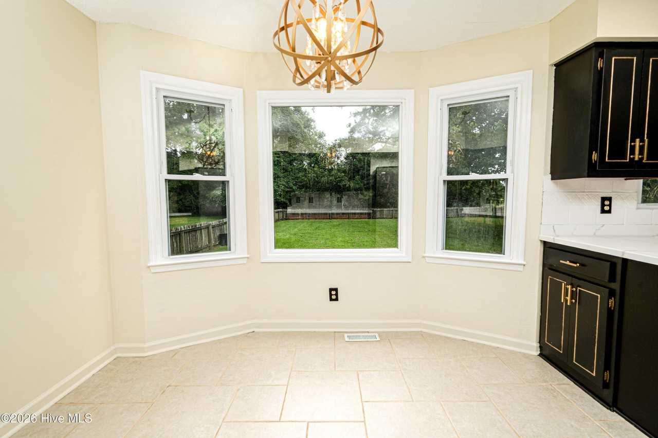 419 Boros Rd - Photo 5 of 29