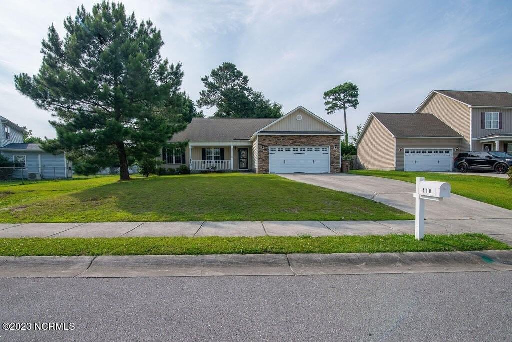 410 Jasmine Ln - Photo 2 of 24