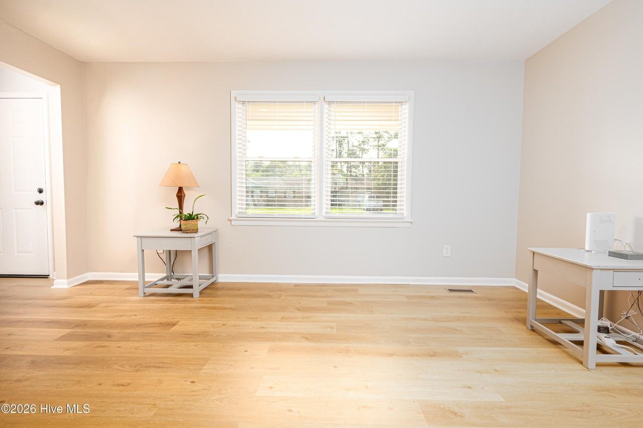 204 Wildwood Rd - Photo 6 of 21
