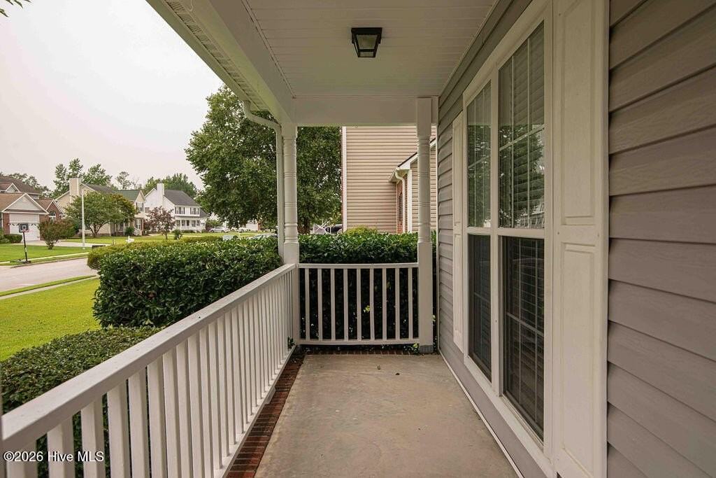 209 Lansing Ct - Photo 3 of 44