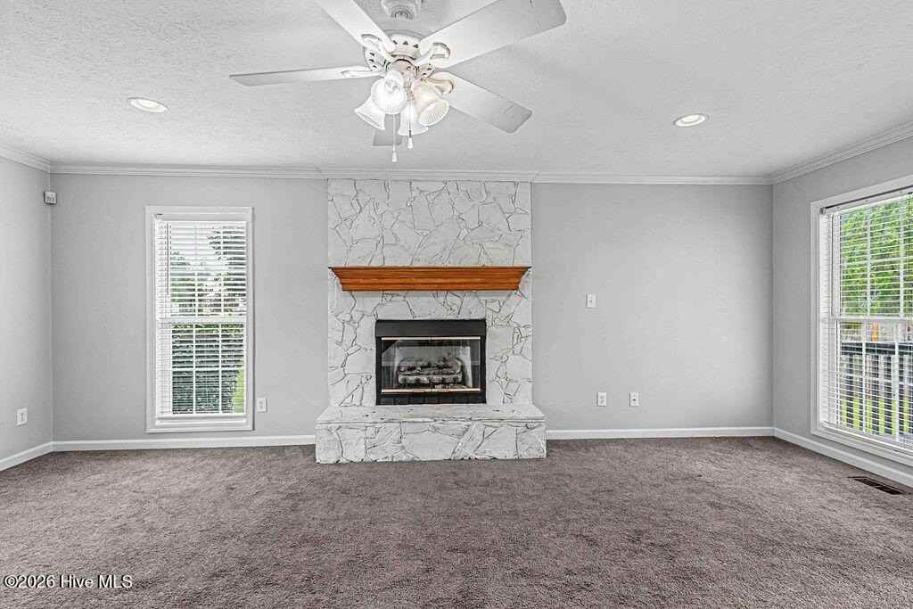 209 Lansing Ct - Photo 7 of 44