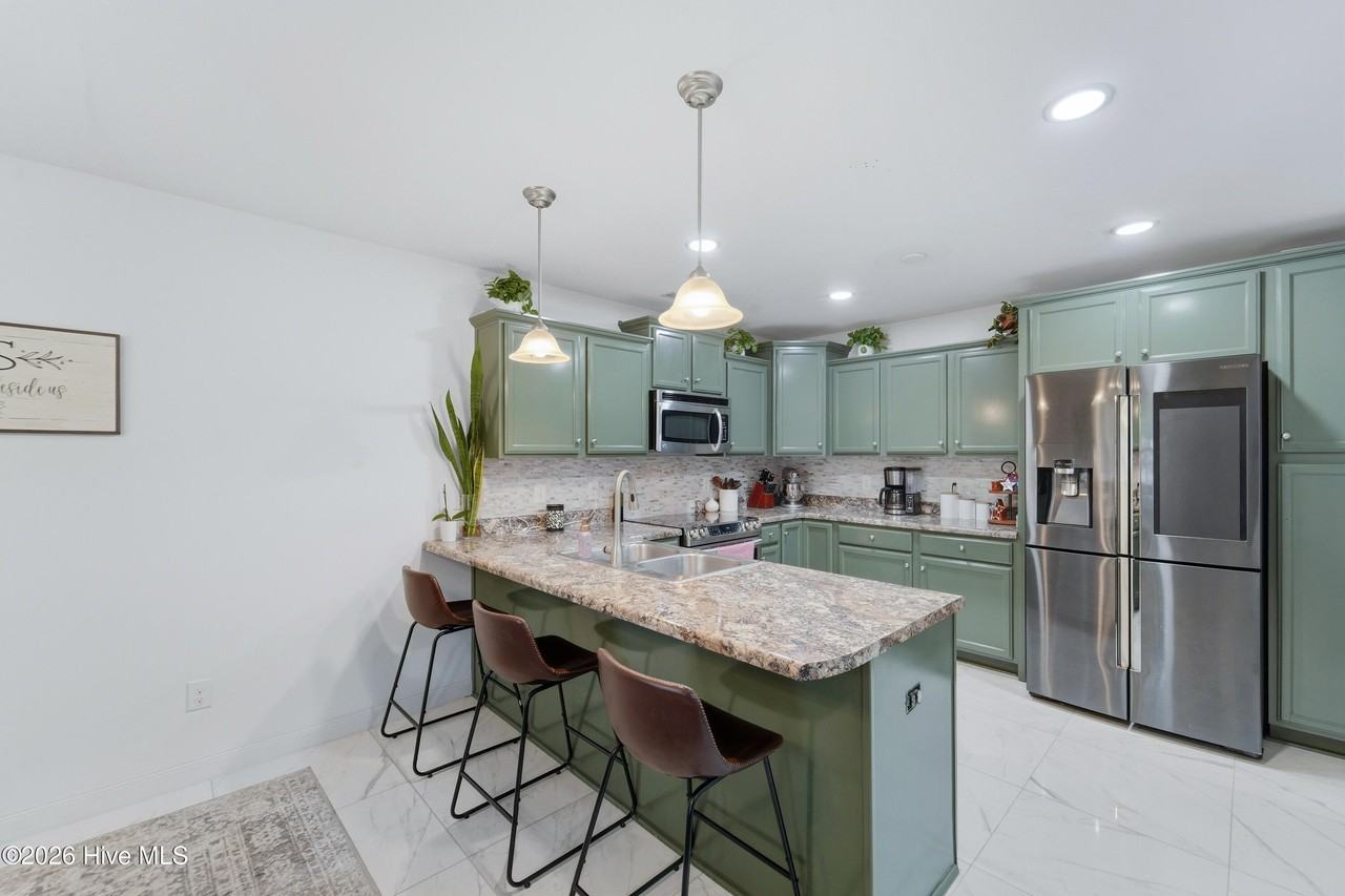 765 Radiant Dr - Photo 5 of 23