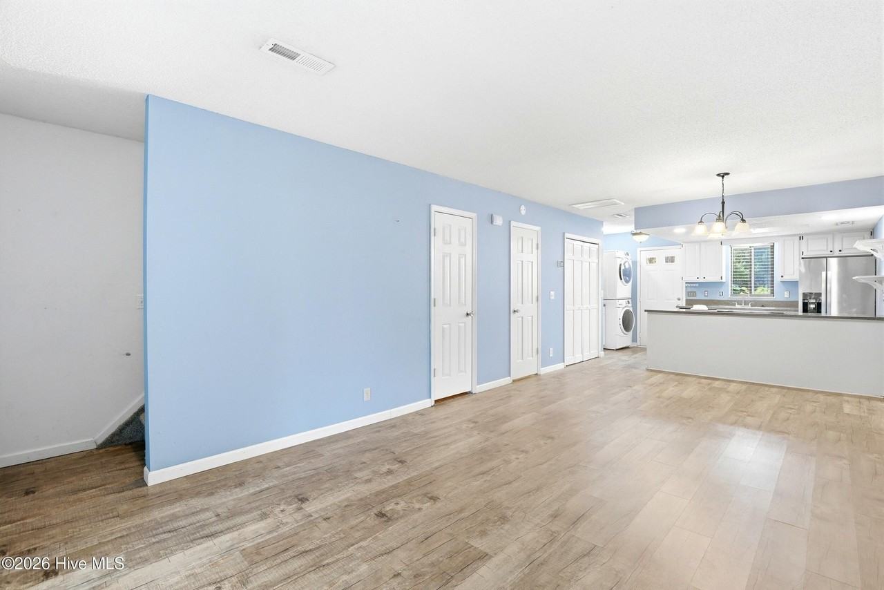 102 Country Club Villa Dr #1 - Photo 5 of 18