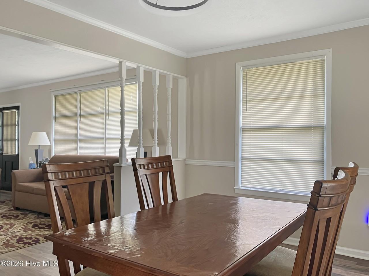 204 Cherokee Dr - Photo 4 of 16