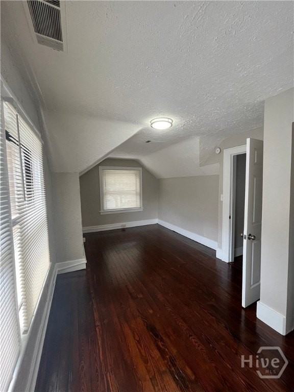 611 E 37th St - Photo 3 of 7