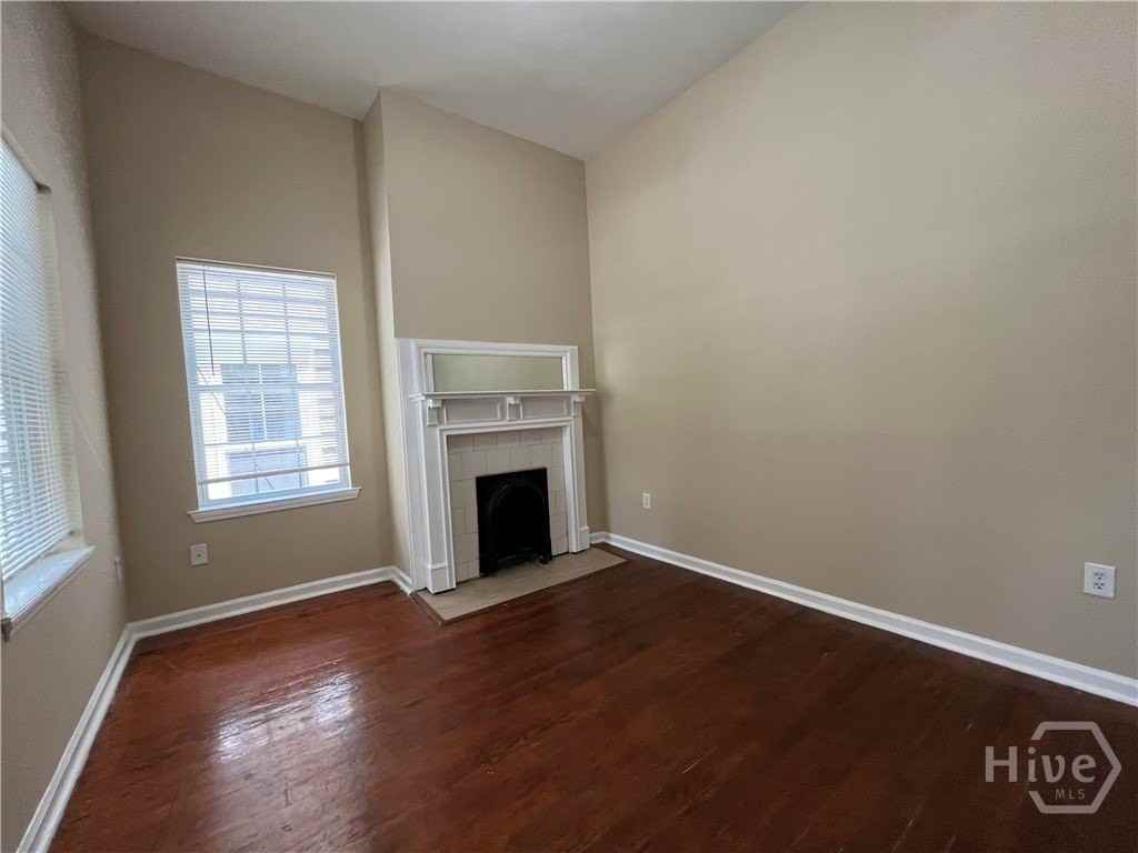 825 E Henry St #A - Photo 4 of 8