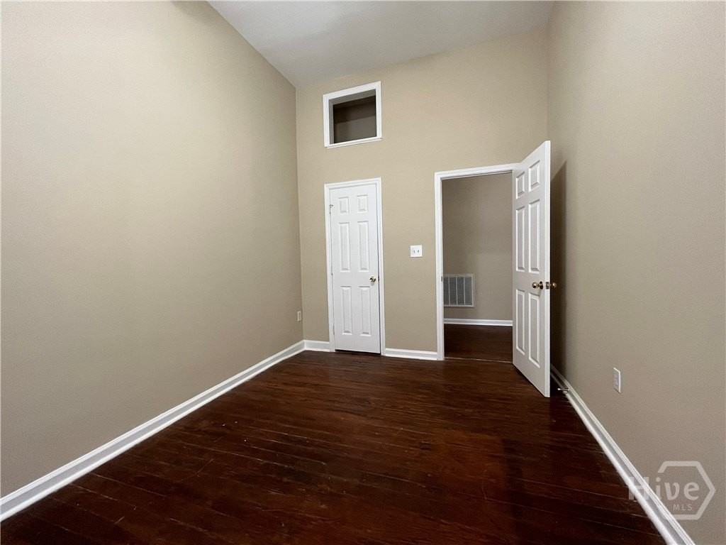 825 E Henry St #A - Photo 5 of 8
