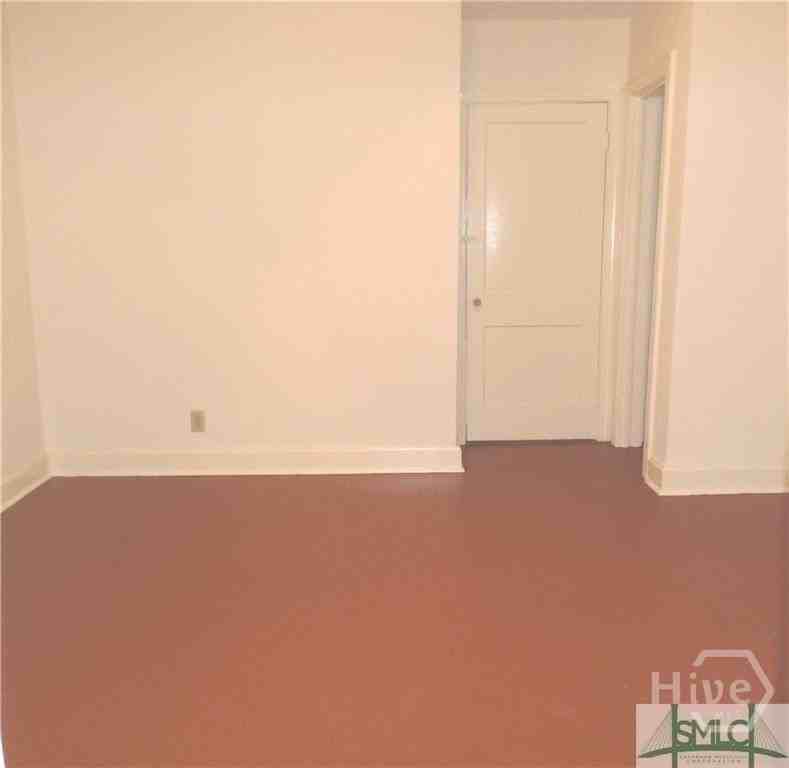 2302 E 40th St #B - Photo 5 of 9