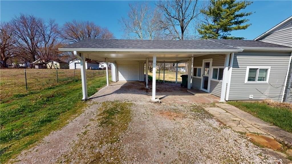 1235 N Ash St - Photo 2 of 15