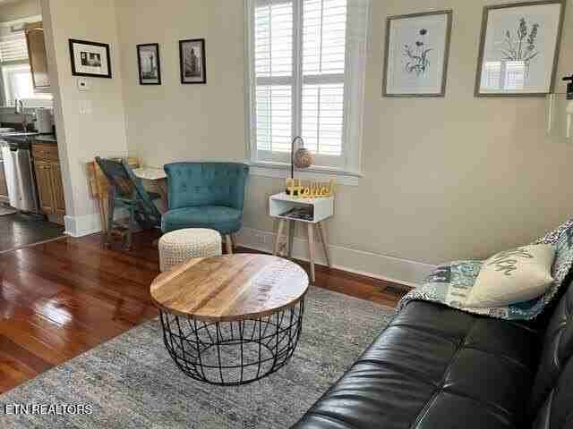 1614 Lodge St - Photo 4 of 11