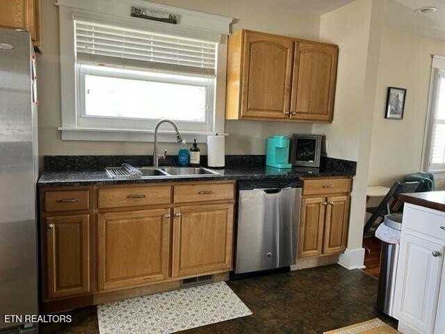 1614 Lodge St - Photo 6 of 11