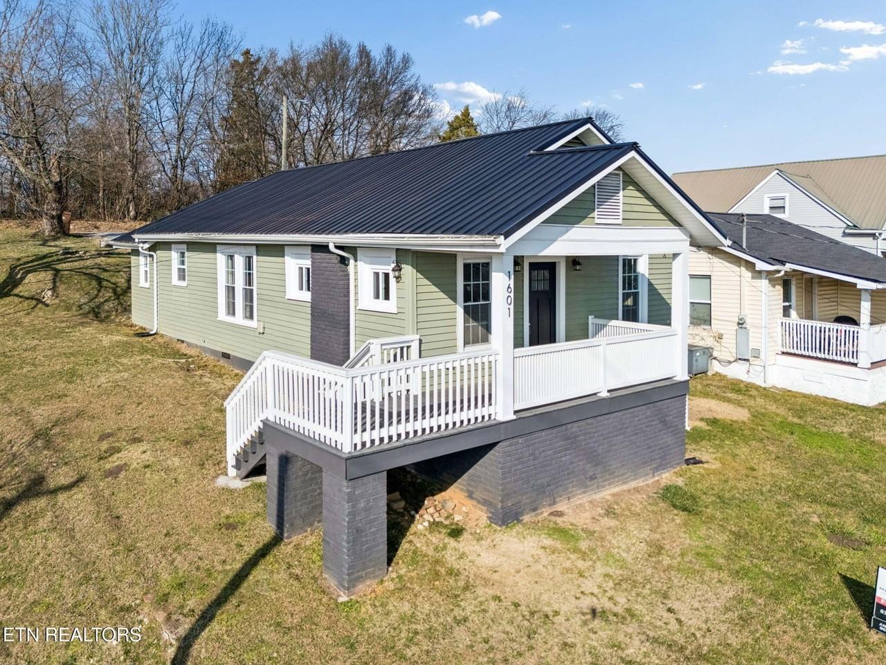 1601 Cecil Ave - Photo 2 of 44