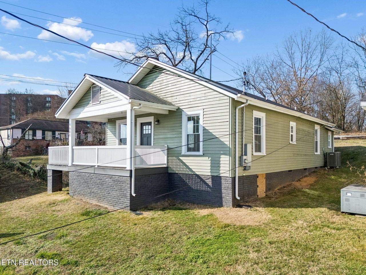 1601 Cecil Ave - Photo 3 of 44
