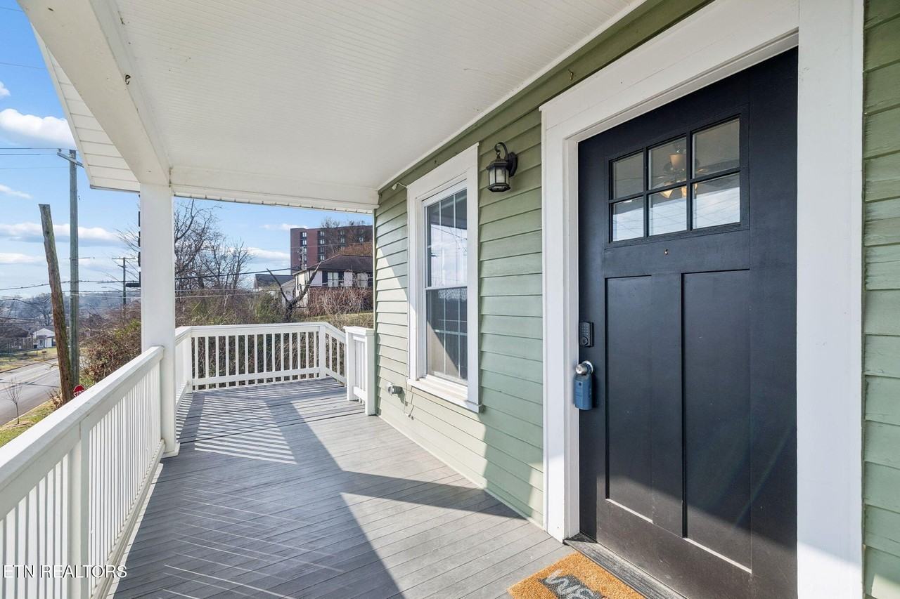 1601 Cecil Ave - Photo 4 of 44