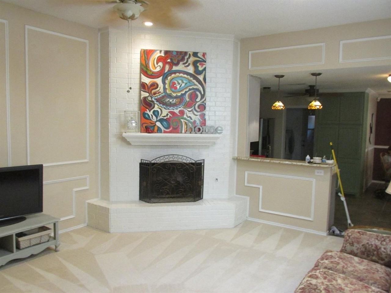 114 Troy Ave - Photo 6 of 8