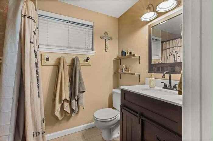 526 Bay Colony Dr - Photo 7 of 15