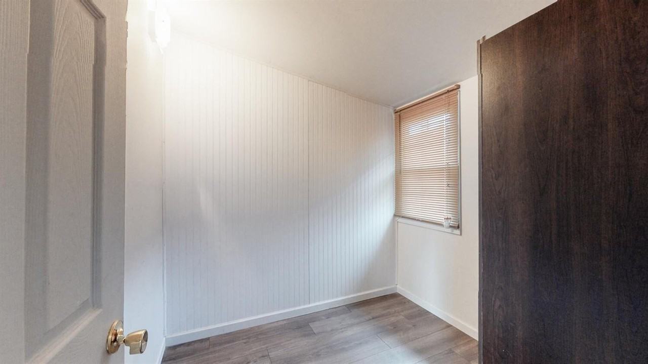 105 Woods Ave - Photo 6 of 20