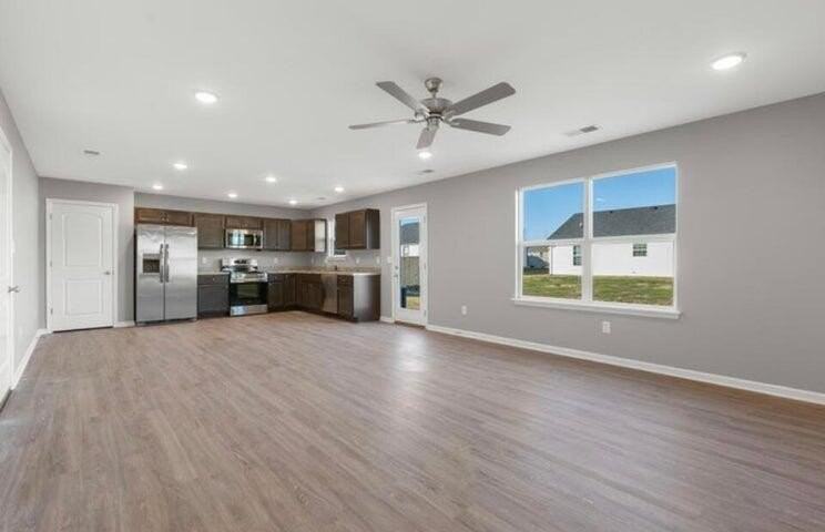 8165 Driftwood Loop - Photo 2 of 9
