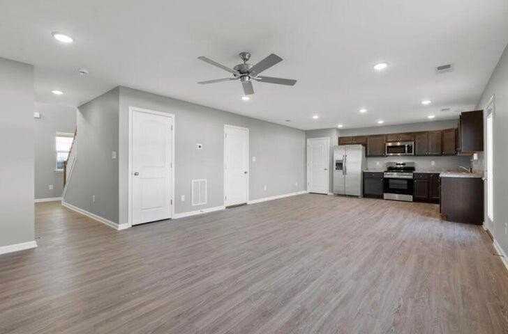 8165 Driftwood Loop - Photo 3 of 9