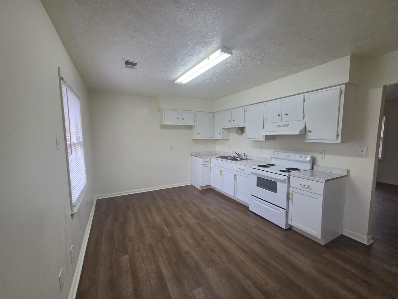 3777 Red River Dr - Photo 3 of 10