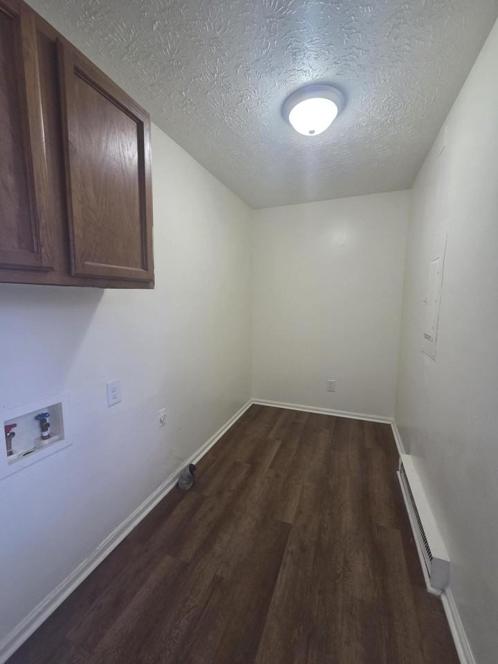 3777 Red River Dr - Photo 4 of 10