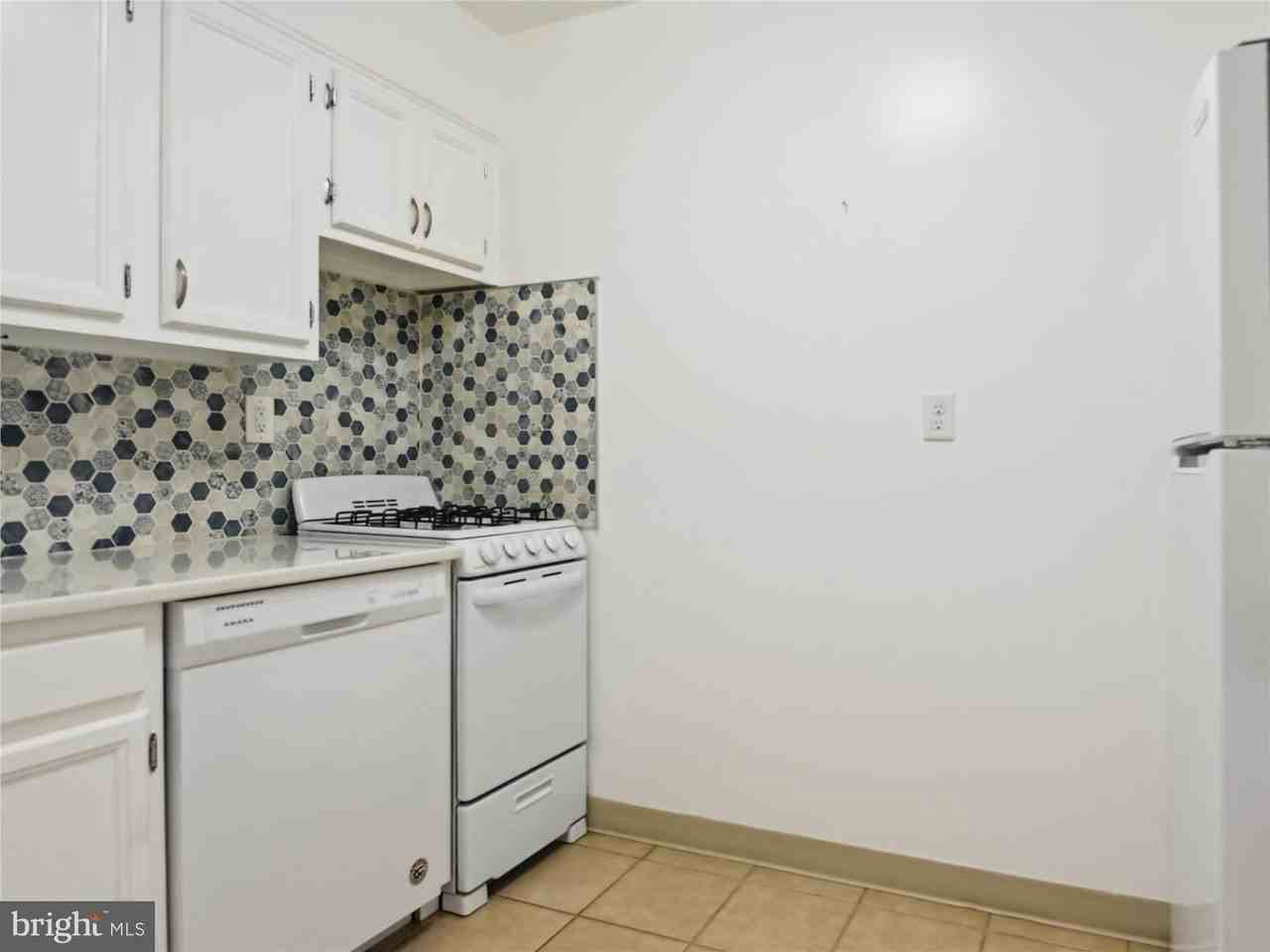 56 G St Sw - Photo 5 of 24