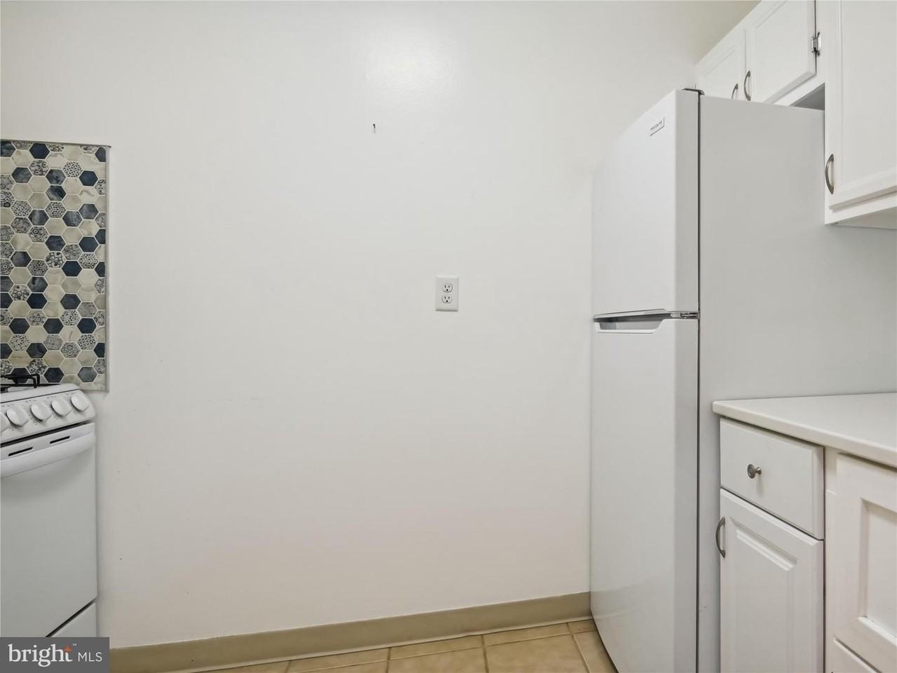 56 G St Sw - Photo 6 of 24